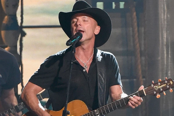 Kenny Chesney to Tennessee Wildfire Victims: 'We're Going to Make This Better' - Taste of Country