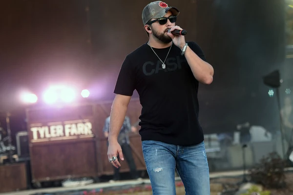 Tyler Farr on New Single Our Town, Working With Jason Aldean - Taste of Country