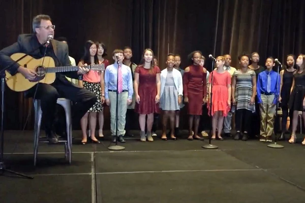 Vince Gill and Awesome Kids Choir Sing 'What You Give Away' in Nashville [Watch]