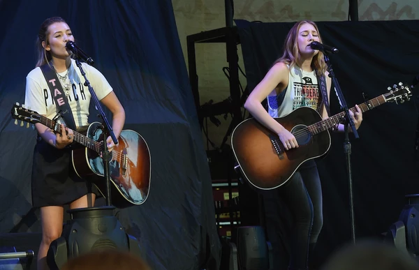 Maddie & Tae Debut New Song, 'Mirror, Mirror,' in Concert [Watch]