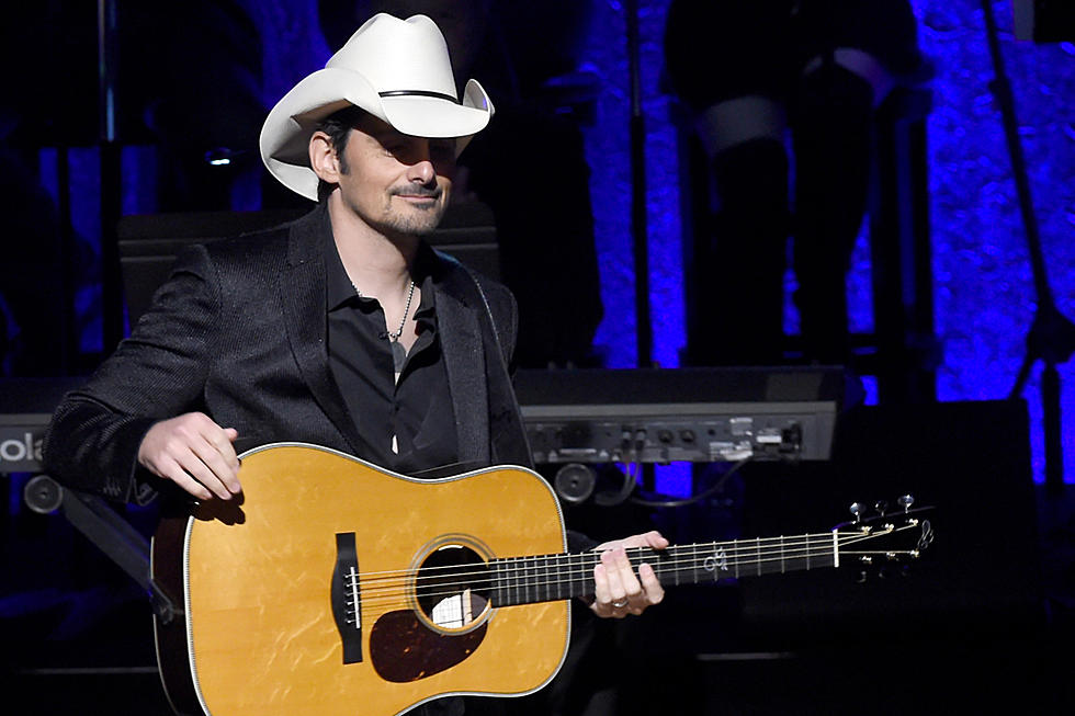 Stinger&#8217;s Scoop Club Members : Check Your Email This Week For A Chance To Win Brad Paisley Tickets