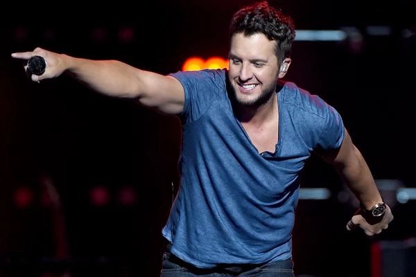 Luke Bryan Surprises Tennessee Firefighters During Christmas Celebration