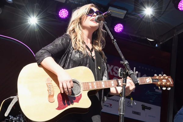 Sunny Sweeney Shares 'Brutally Honest' Miscarriage Story, Song