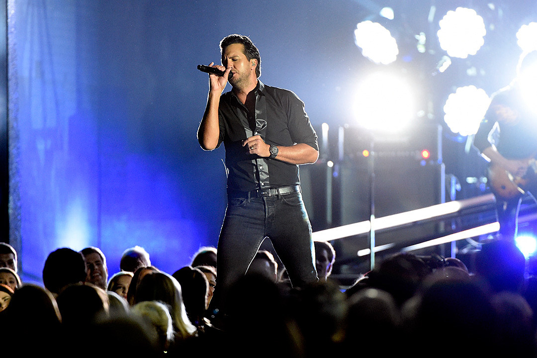 Luke-Bryan-Harvey