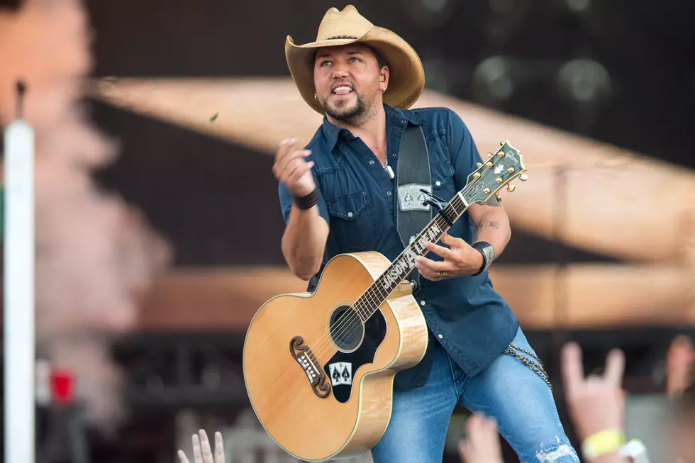 Jason Aldean Makes Defiant Return to the Stage After Las Vegas Shooting [Watch]
