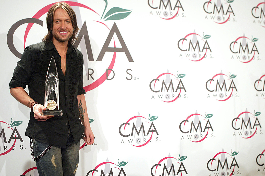 keith-urban-cma-awards-song-of-the-year-nomination-blue-aint-your-color