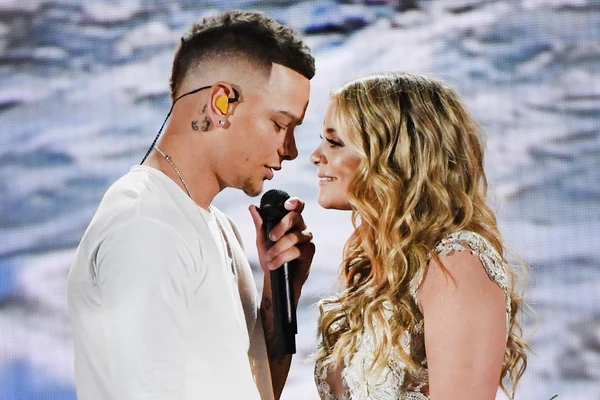 No, Kane Brown and Lauren Alaina Are NOT Dating, But