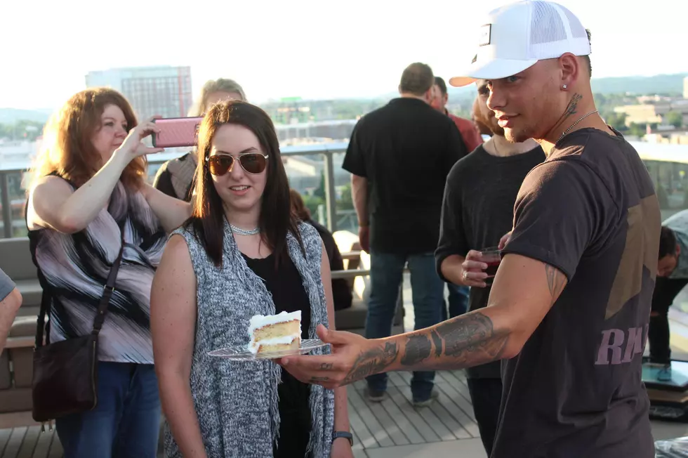 Cut the Cake! Kane Brown Celebrates Another No. 1 With ‘Heaven’ [Pictures]