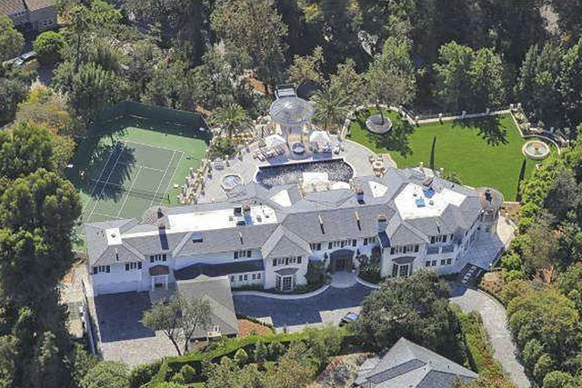 See Inside the 10 Most Expensive Country Stars' Homes [Pictures]