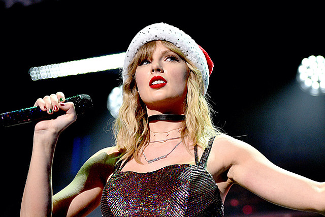 Taylor Swift Helps Out Two Moms Behind on Rent With a $13,000 Donation to Each