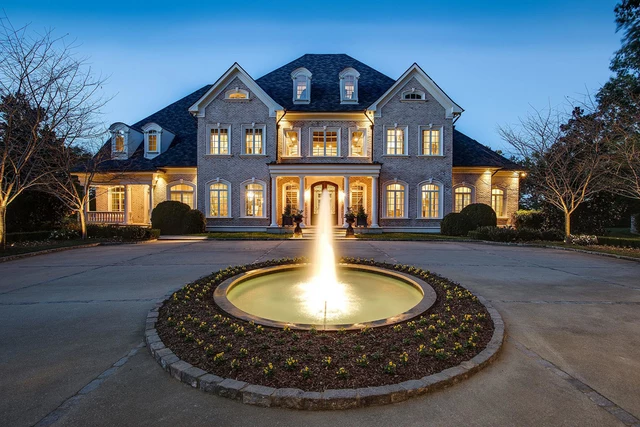 Kelly Clarkson Sells Spectacular Nashville Mansion for $6.3 Million — See Inside [Pictures]