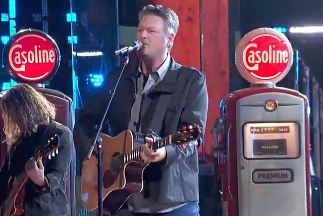 Blake Shelton Rocks 'The Voice' Finale With a Performance of 'Minimum Wage' [Watch]