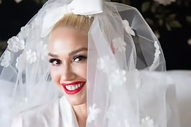 Gwen Stefani's Two Wedding Dresses Were a Beautiful Tribute to Her Kids [Pictures]