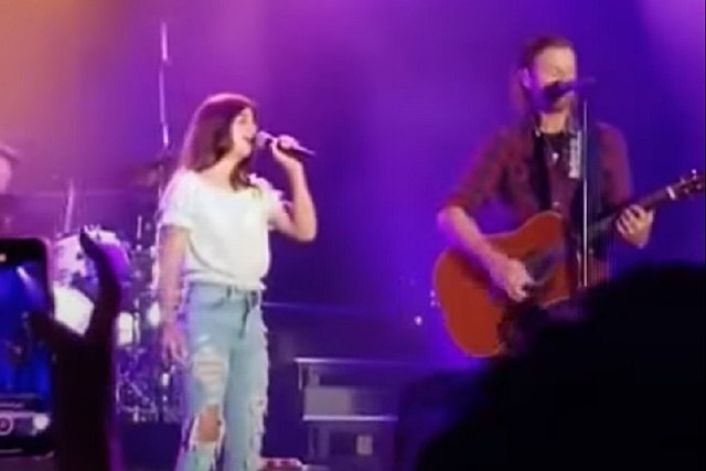 Dierks Bentley Brings His Daughter Evie Onstage for a Duet at Chicago Show [Watch]