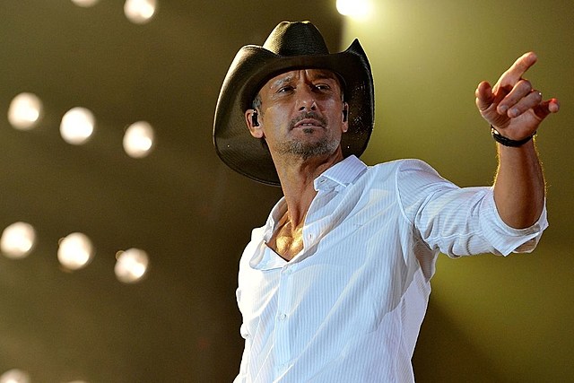 Tim McGraw Announces McGraw Tour 2022 With Russell Dickerson, Alexandra Kay