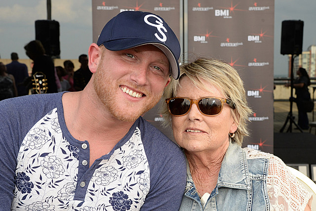Cole Swindell's Mom Has Died
