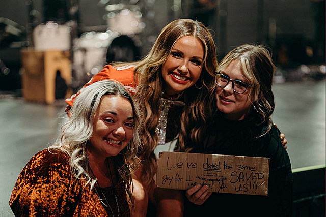 Carly Pearce Meets a Pair of Fans With a Special Connection to 'Never Wanted to Be That Girl'