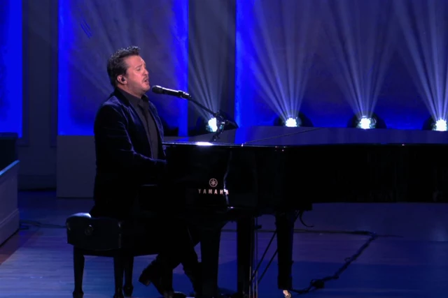 Luke Bryan Honors Lionel Richie With Dazzling Cover of 'Lady' at Gershwin Ceremony