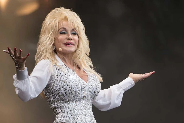 Dolly Parton Among 2022 Rock & Roll Hall of Fame Inductees