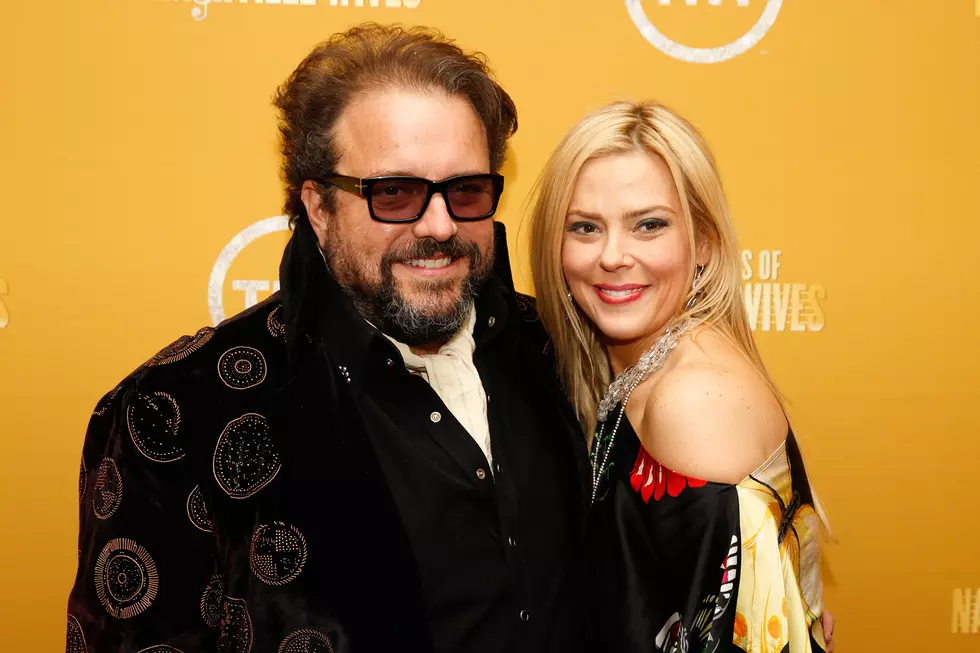 Raul Malo’s Wife Offers Tear-Jerking Tribute After Singer’s Death
