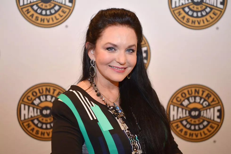 Crystal Gayle Cancels Upcoming Appearance on Doctor’s Orders After Injury